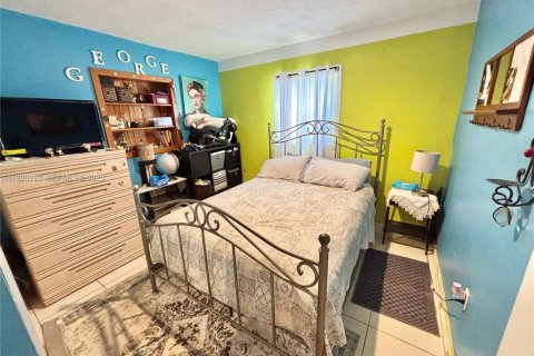 House in Miramar, Florida 3 bedrooms, 147.53 sq.m. № 1986563 - photo 18