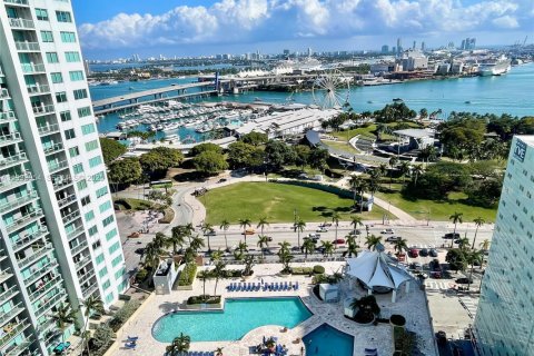 Condominio en alquiler en Miami, Florida, 2 dormitorios, 98.29 m2 № 1992250 - foto 1