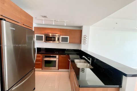Condominio en alquiler en Miami, Florida, 2 dormitorios, 98.29 m2 № 1992250 - foto 9