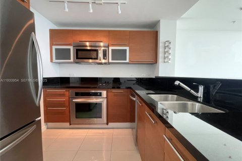Condominio en alquiler en Miami, Florida, 2 dormitorios, 98.29 m2 № 1992250 - foto 12