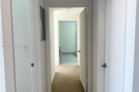 Condominio en alquiler en Miami, Florida, 2 dormitorios, 98.29 m2 № 1992250 - foto 21