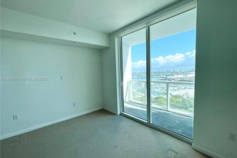 Condominio en alquiler en Miami, Florida, 2 dormitorios, 98.29 m2 № 1992250 - foto 18