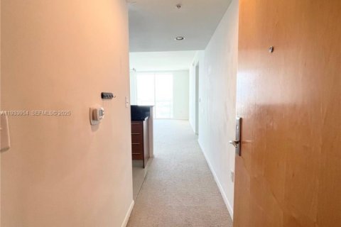 Condominio en alquiler en Miami, Florida, 2 dormitorios, 98.29 m2 № 1992250 - foto 7