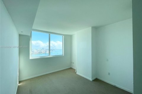 Condominio en alquiler en Miami, Florida, 2 dormitorios, 98.29 m2 № 1992250 - foto 23