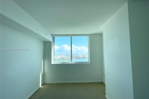 Condominio en alquiler en Miami, Florida, 2 dormitorios, 98.29 m2 № 1992250 - foto 24