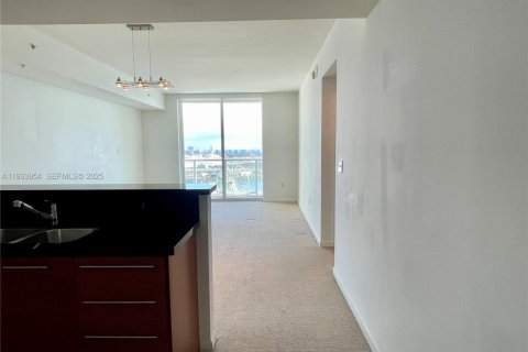 Condominio en alquiler en Miami, Florida, 2 dormitorios, 98.29 m2 № 1992250 - foto 8