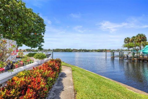 Condominio en venta en Saint Petersburg, Florida, 2 dormitorios, 94.57 m2 № 1894019 - foto 6