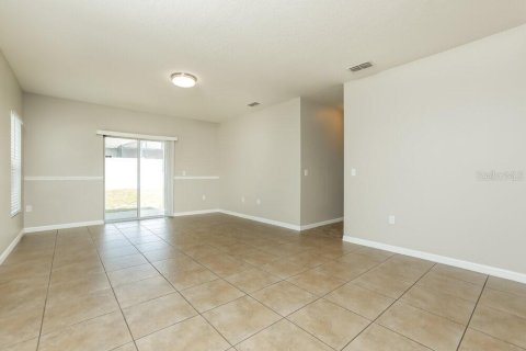 Villa ou maison à louer à Orlando, Floride: 4 chambres, 181.81 m2 № 2157220 - photo 3
