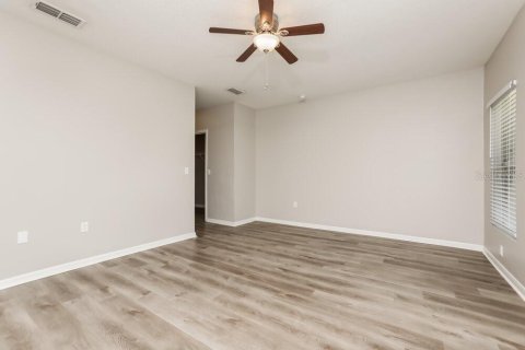 Villa ou maison à louer à Orlando, Floride: 4 chambres, 181.81 m2 № 2157220 - photo 9