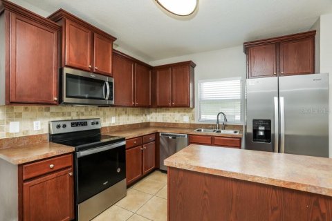 Villa ou maison à louer à Orlando, Floride: 4 chambres, 181.81 m2 № 2157220 - photo 6