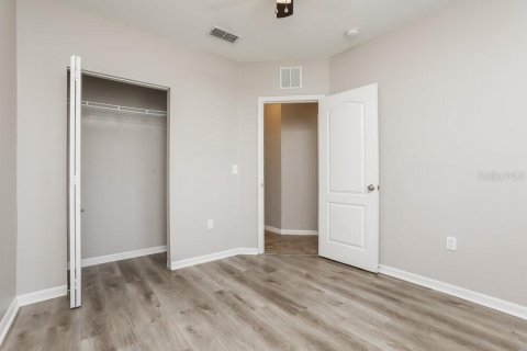 Villa ou maison à louer à Orlando, Floride: 4 chambres, 181.81 m2 № 2157220 - photo 12