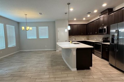 Casa en alquiler en Orlando, Florida, 3 dormitorios, 208.1 m2 № 2279842 - foto 3