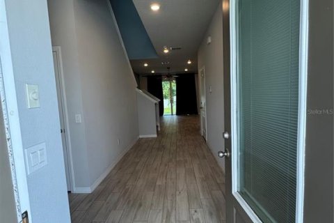 Casa en alquiler en Orlando, Florida, 3 dormitorios, 208.1 m2 № 2279842 - foto 2