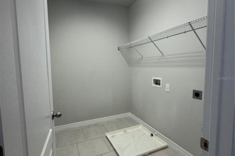 Casa en alquiler en Orlando, Florida, 3 dormitorios, 208.1 m2 № 2279842 - foto 15