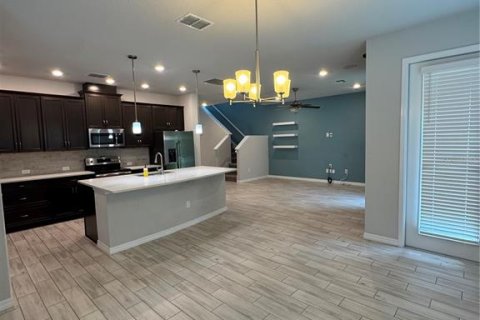 Casa en alquiler en Orlando, Florida, 3 dormitorios, 208.1 m2 № 2279842 - foto 4