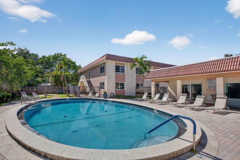 Copropriété à vendre à Wilton Manors, Floride: 1 chambre, 69.68 m2 № 2189735 - photo 14