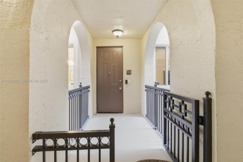 Купить кондоминиум в Санрайз, Флорида 7 комнат, 173.26м2, № 1983941 - фото 2