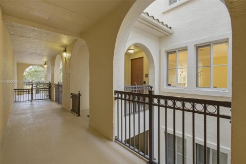 Купить кондоминиум в Санрайз, Флорида 7 комнат, 173.26м2, № 1983941 - фото 1