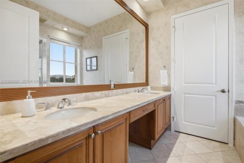 Купить кондоминиум в Санрайз, Флорида 7 комнат, 173.26м2, № 1983941 - фото 28