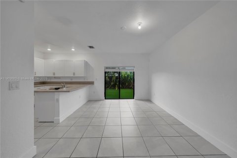 Townhouse in Miami, Florida 3 bedrooms, 142.98 sq.m. № 1954446 - photo 23