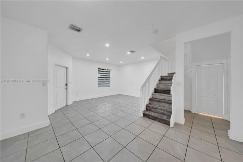 Townhouse in Miami, Florida 3 bedrooms, 142.98 sq.m. № 1954446 - photo 12