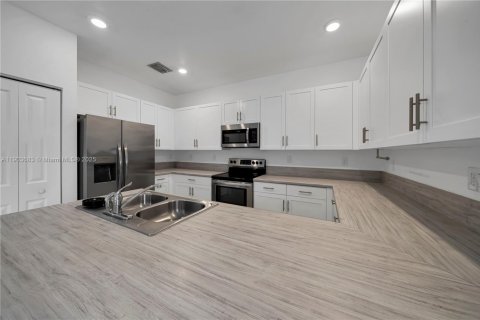 Townhouse in Miami, Florida 3 bedrooms, 142.98 sq.m. № 1954446 - photo 24