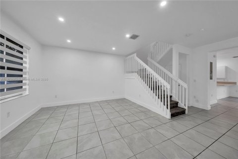 Townhouse in Miami, Florida 3 bedrooms, 142.98 sq.m. № 1954446 - photo 15