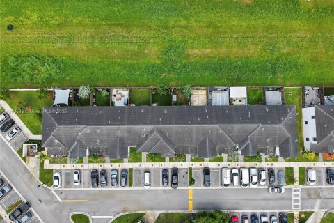 Townhouse in Miami, Florida 3 bedrooms, 142.98 sq.m. № 1954446 - photo 3