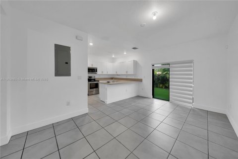 Townhouse in Miami, Florida 3 bedrooms, 142.98 sq.m. № 1954446 - photo 19