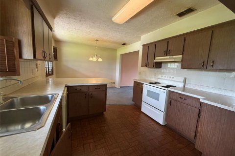 House in Wesley Chapel, Florida 3 bedrooms, 124.86 sq.m. № 1846661 - photo 7