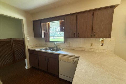House in Wesley Chapel, Florida 3 bedrooms, 124.86 sq.m. № 1846661 - photo 8