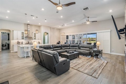 House in ESTANCIA

 in Wesley Chapel, Florida 4 bedrooms, 389.54 sq.m. № 1747244 - photo 26