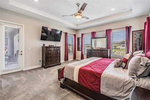 House in ESTANCIA

 in Wesley Chapel, Florida 4 bedrooms, 389.54 sq.m. № 1747244 - photo 30