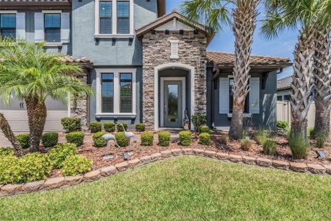 House in ESTANCIA

 in Wesley Chapel, Florida 4 bedrooms, 389.54 sq.m. № 1747244 - photo 10