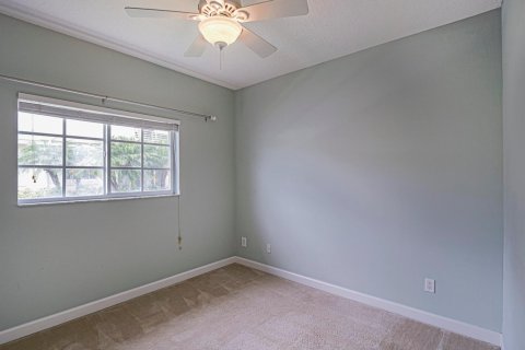 Condo in Vero Beach, Florida, 2 bedrooms № 2188146 - photo 13