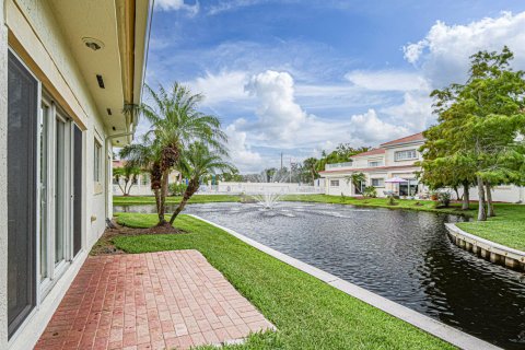 Condo in Vero Beach, Florida, 2 bedrooms № 2188146 - photo 25