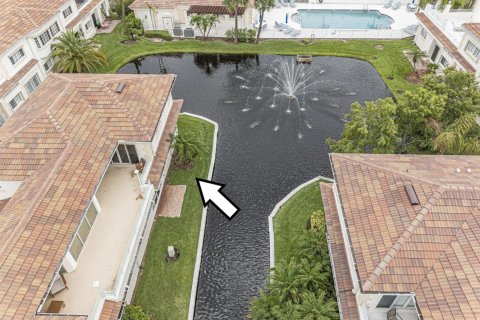 Condo in Vero Beach, Florida, 2 bedrooms № 2188146 - photo 29