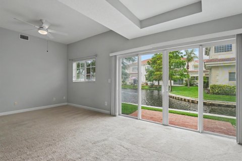 Condo in Vero Beach, Florida, 2 bedrooms № 2188146 - photo 6