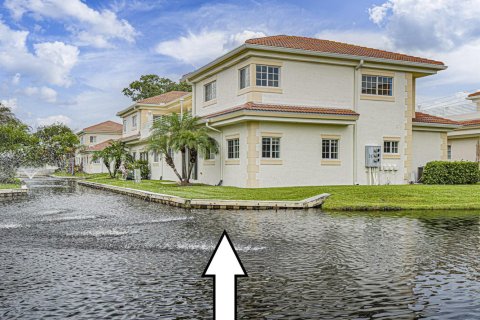 Condo in Vero Beach, Florida, 2 bedrooms № 2188146 - photo 26