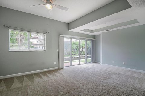 Condo in Vero Beach, Florida, 2 bedrooms № 2188146 - photo 4