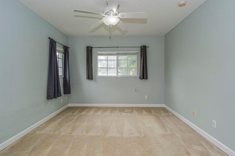 Condo in Vero Beach, Florida, 2 bedrooms № 2188146 - photo 18