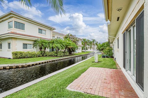 Condo in Vero Beach, Florida, 2 bedrooms № 2188146 - photo 24