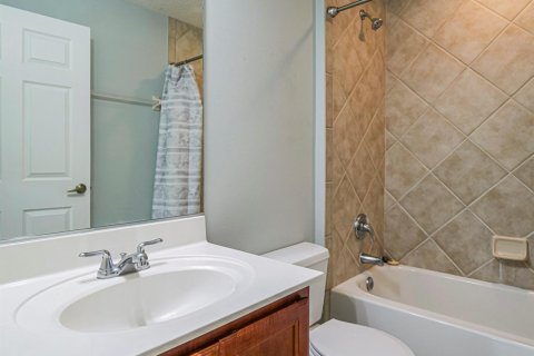 Condo in Vero Beach, Florida, 2 bedrooms № 2188146 - photo 15