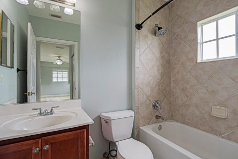 Condo in Vero Beach, Florida, 2 bedrooms № 2188146 - photo 22