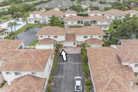Condo in Vero Beach, Florida, 2 bedrooms № 2188146 - photo 2