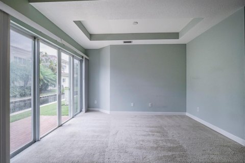 Condo in Vero Beach, Florida, 2 bedrooms № 2188146 - photo 5