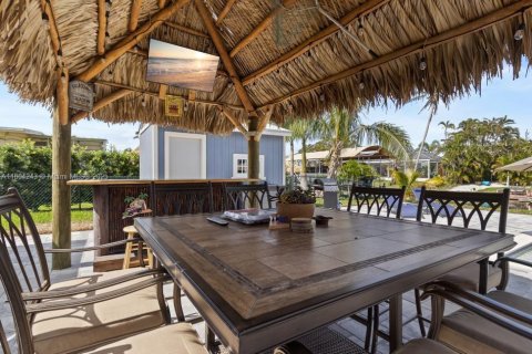 Villa ou maison à vendre à Cape Coral, Floride: 3 chambres, 153.29 m2 № 1939344 - photo 29