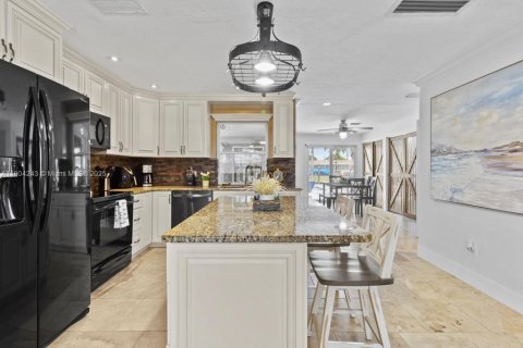 Villa ou maison à vendre à Cape Coral, Floride: 3 chambres, 153.29 m2 № 1939344 - photo 10