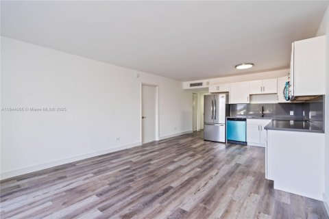 Купить кондоминиум в Майами, Флорида 1 комната, 93.09м2, № 1839316 - фото 5