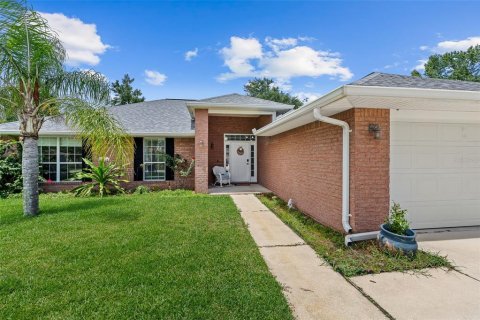 Villa ou maison à vendre à Palm Coast, Floride: 4 chambres, 165.27 m2 № 2290968 - photo 2